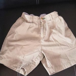 Tommy Hilfiger Size 7 khakis Shorts